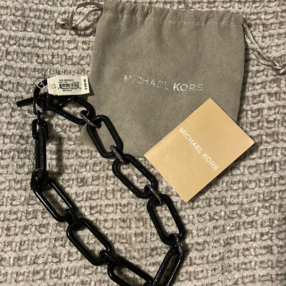 Michael Kors choker